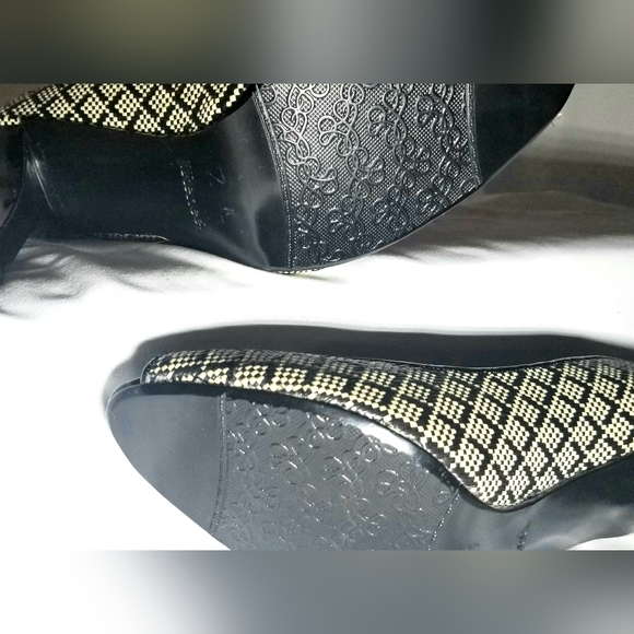 J Renee MONA II shoes NWOT Size 10 - Picture 3 of 9